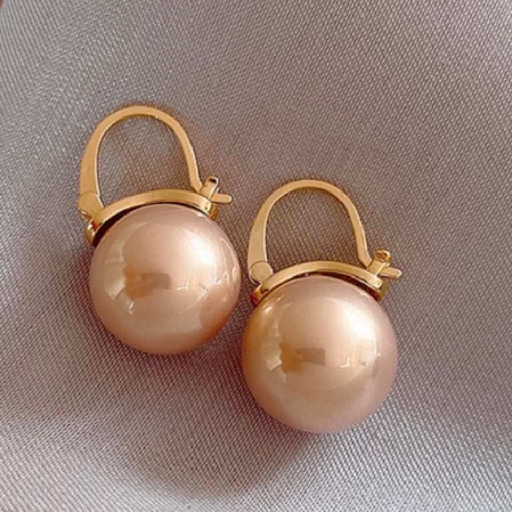 Pearl earrings